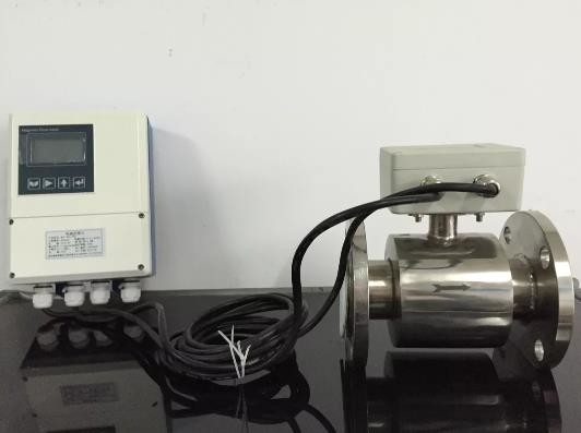 Separate Type Electromagnetic Flow Meter Stainless Steel With RS485 Output