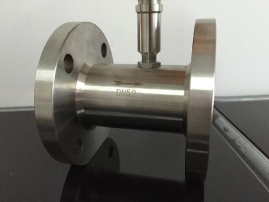 DN50 Flange Type Turbine Type Flow Meter Battery Operated Compact Structure