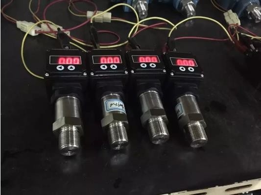 5KHz - 650KHz Gauge Pressure Transmitter With Digital LED Display