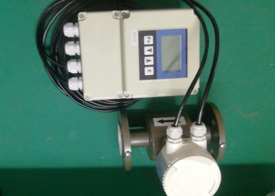 Divided Type Carbon Steel Electromagnetic Flow Meter DN15
