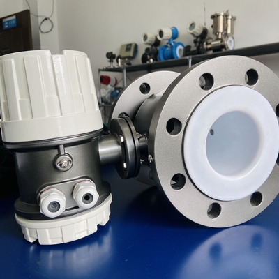 DN200 Flange Type Magnetic Type Flow Meter With Carbon Steel Material